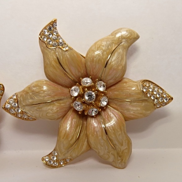 2 NOLAN Miller Vintage Brooches - Picture 2 of 8